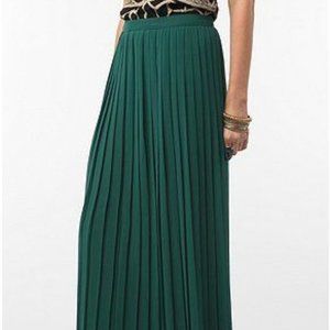 Pleated Green Skirt Anthropologie/Sparkle and Fade